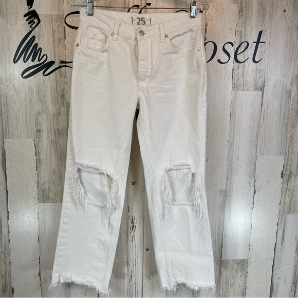 We The Free Distressed White Button-Fly Straight Jeans Size 25